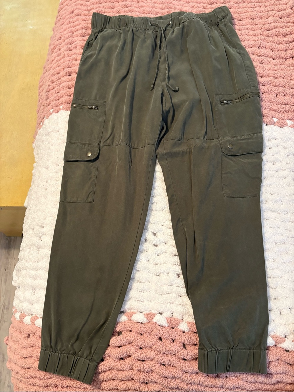 Banana Republic Olive Cargo Jogger Pants Never Worn
